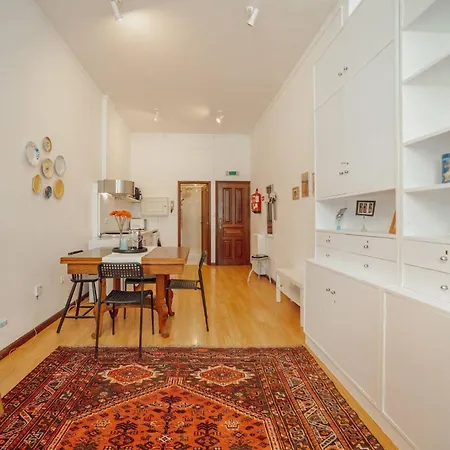 City Center Studio By Hosty *